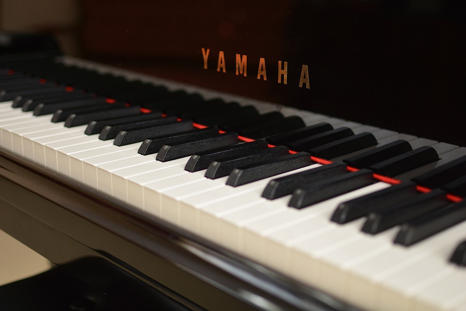 Piano Yamaha | distributeur piano Yamaha suisse | FNX music